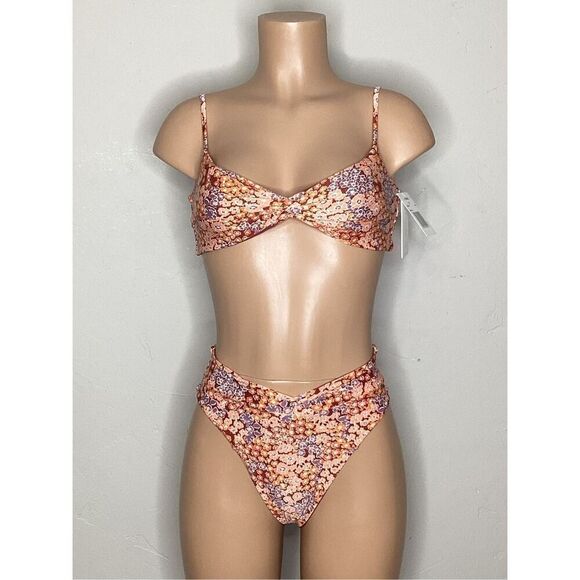 New. L*SPACE  floral bikini set. S-top/M-bottom. Retails $198. - Picture 2 of 10